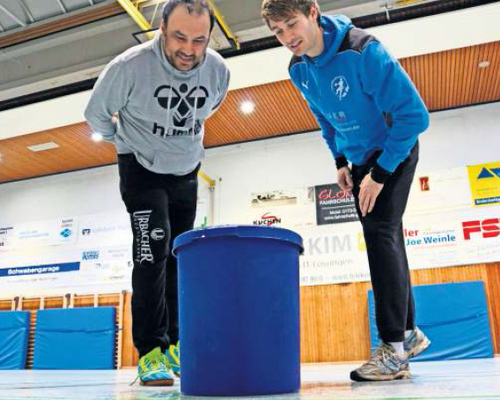 Das Sporthallendach ist nicht mehr dicht